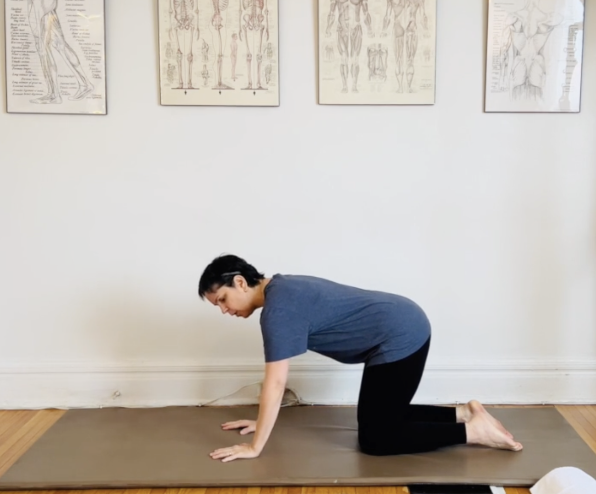 Pilates mat with 1/2 roller